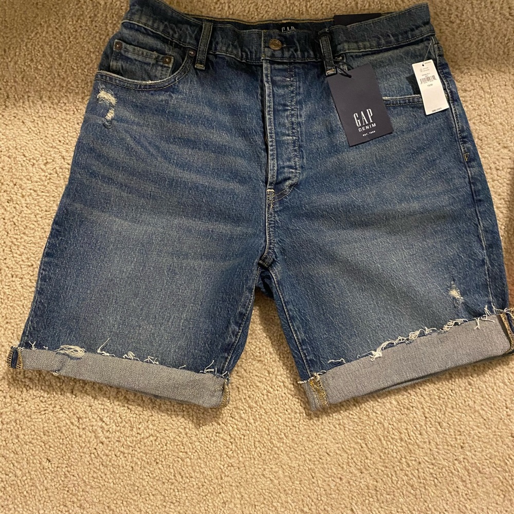 NWT Gap ladies high rise Bermuda shorts